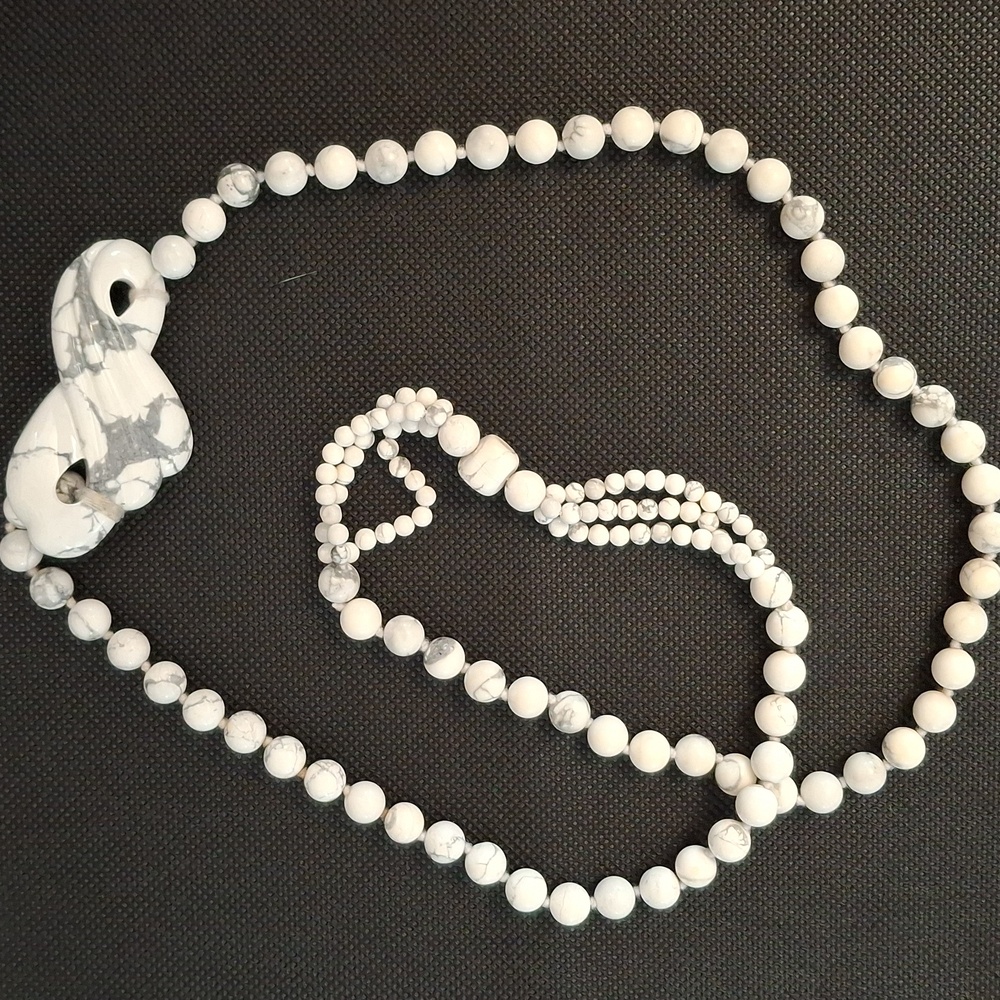 White Howlite Natural Beaded 32" Long Vintage Necklace